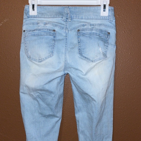Booty Distressed tight skinny jeans size 5 or Small/Medium - Picture 10 of 13